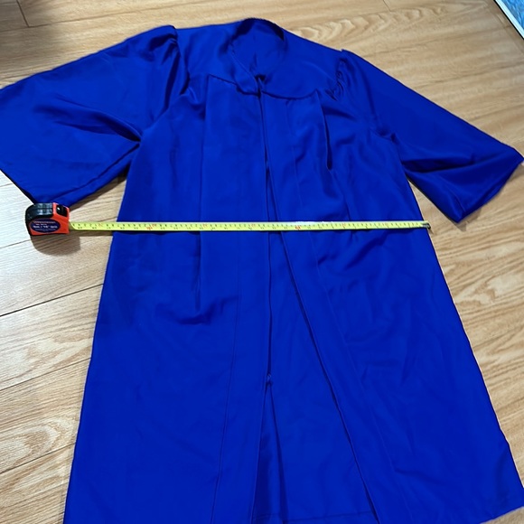 Graduation gown - Picture 2 of 3
